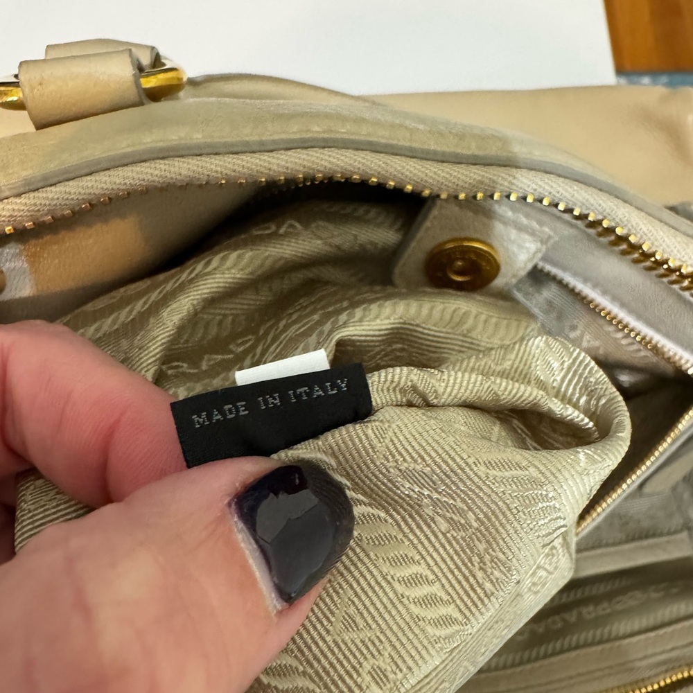 🌟 PRADA Lux Leather Satchel🌟 - Picture 9 of 16